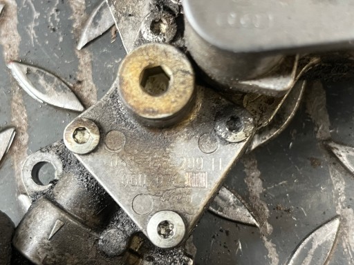 Pompa VACUM VAKUM VOLKSWAGEN TOURAN 1 038145209H