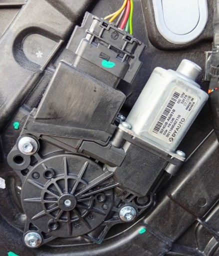 617012601 82450-a6010 моторчик переднього лівого скла hyundai i30 ii