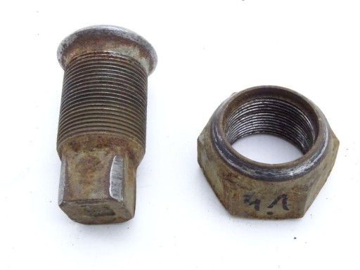 ISUZU N75 NPR гайка колеса диски правый задний 17,5