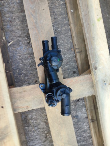 kryt termosztát VW Audi 1.4 TSI TFSI 03C121111T