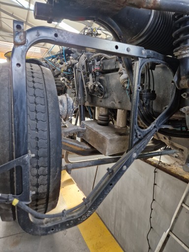 7421964650 - КРЕПЛЕННЯ ОПОРИ, ПЕРЕДНІ КОЛІСНІ АРКИ RENAULT GAMA RANGE T