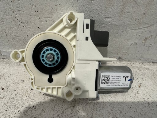 1634424-00-A - Моторчик подъема стеклоподъемника левый передний tesla model y