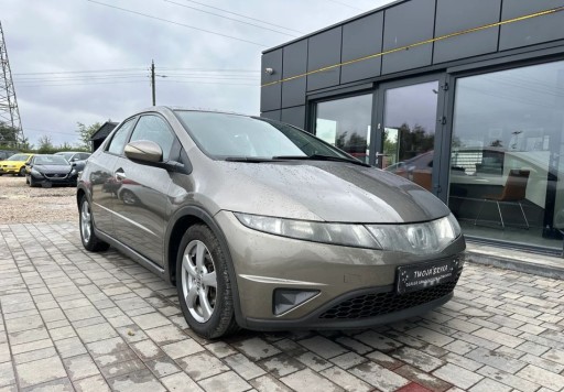 Honda Civic VIII Hatchback 3d 2.2 i-CTDi 140KM 2006