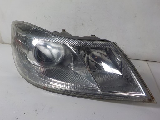 SKODA OCTAVIA II LIFT light right front front UK
