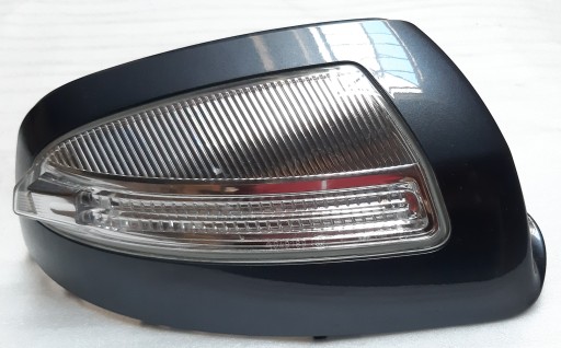 A2048200821 - MERCEDES C-Class W204 указатель поворота зеркала