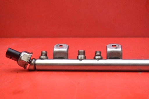 injection ramp left 7547600 BMW F01 F02 4.4 V8 407 KM 08-12