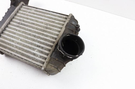 VW PASSAT B5 FL Kühler luft INTERCOOLER links 2.5 TDI 3B0145805J