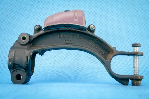 Widelec of a shock absorber left Audi A6 S6 RS6 4G A7 S7 RS7 4G8 8K0413037M