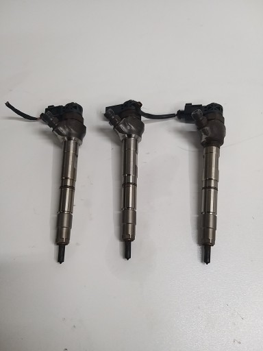 VW GOLF VII PASSAT B8 OCTAVIA III 2.0 TDI nozzle injector 04L130277AC