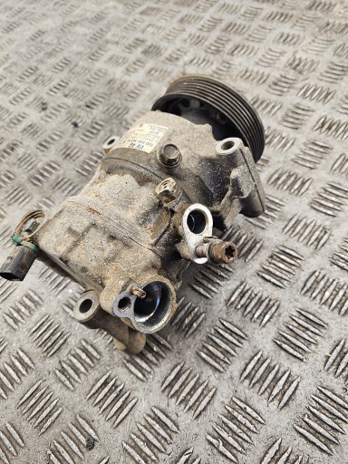 VW CRAFTER MAN 2.0 TDCI compressor; compressor of the air conditioning 5Q0820803M