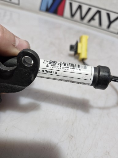 7300581 7300582 BMW F39 F48 NABOJ bonnets right left KOMPLET
