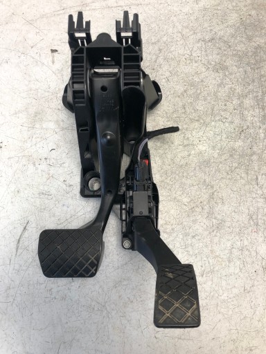 PEDAL bremse gas SKODA KODIAQ 5Q1723058BP