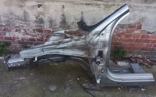 VOLVO V70 III 08R KOMBI quarter left front left of wheels.484-16