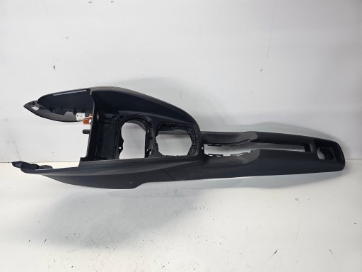 TUNEL mitte AUDI A1 8X LIFT 8X0863240C