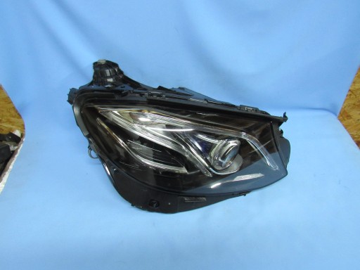 A2139067606deeeL - Права багатопроменева балка mercedes w213 не приклеєна europa2