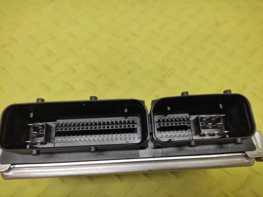 AUDI A4 B6 2.0 unité de commande électronique uce moteur 0261207285