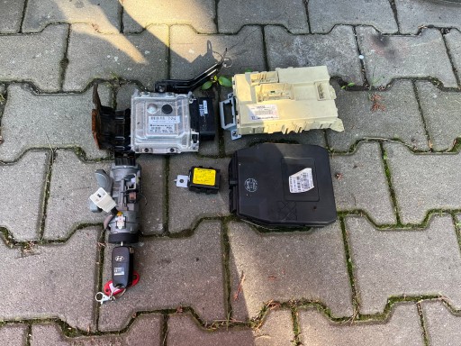 Hyundai IX 20 control unit computer of the engine Komplet