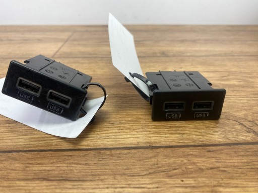 adapter USB tunel stredný Dodge Challenger Charger 2015+ USA