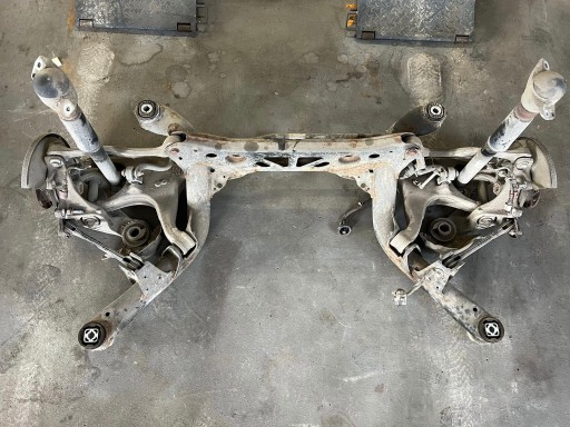 Задняя балка подвески в сборе audi a6 c7 3.0 avant 4g0505287