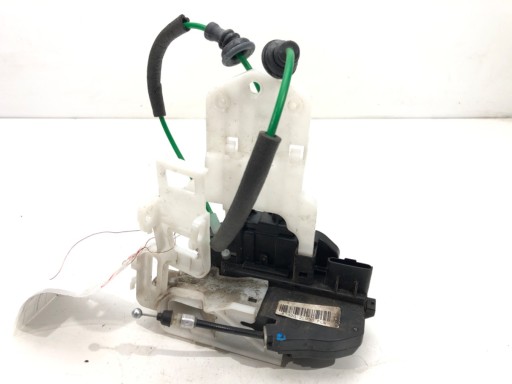 ЗАМОК ДВЕРИ ПЕРЕДНИЙ ПРАВЫЙ HYUNDAI i30 Estate 81320-2L030 07-12