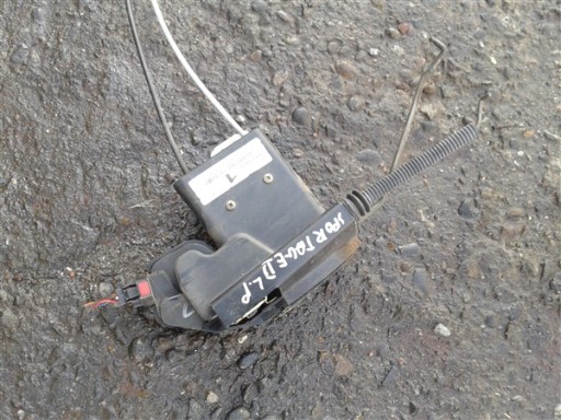 ЗАМОК ПЕРЕДНІЙ ЛІВИЙ KIA SPORTAGE II 813101F010 EUR