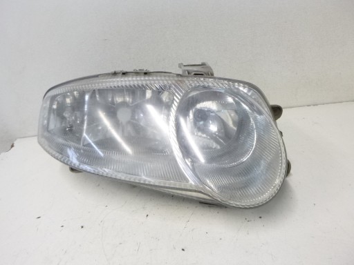 light front Alfa Romeo 147 2003r.