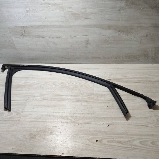gasket windows door przednich front side right Opel Corsa F 9823226580