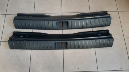 85771-D7000 85771D7000 - HYUNDAI TUCSON II 2015-20 КРИШКА ЗАДНЬОГО РЕМЕНЯ ЗАДНІЙ