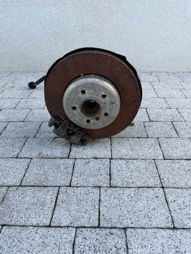 BMW 7 F01 F02 otoč čepu pravá záď 6797448