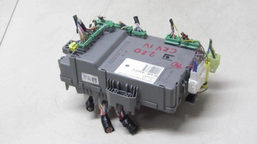 GIS43090 - Honda cr-v iv 2.2 блок запобіжників t1e-e220