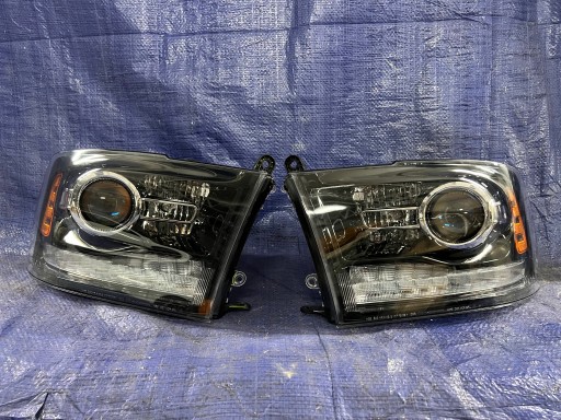 68324932AD - DODGE RAM 13-18 ЛЕВАЯ ПРАВАЯ ЛИНЗА ФАРЫ + СВЕТОДИОД