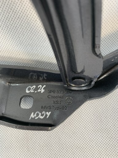 Cerniera del cofano sinistra Skoda Superb 4 IV 23r 3P0823301 02.26