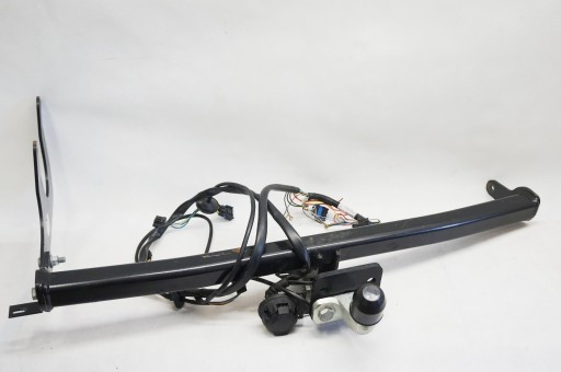 БУКСИРОВОЧНЫЙ КРЮК RENAULT EXPRESS 21- 8201728519 8201728518