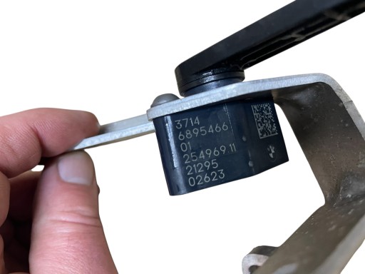 sensor POZIOMOWANIA of the lights left rear part BMW 5 G30 LCI