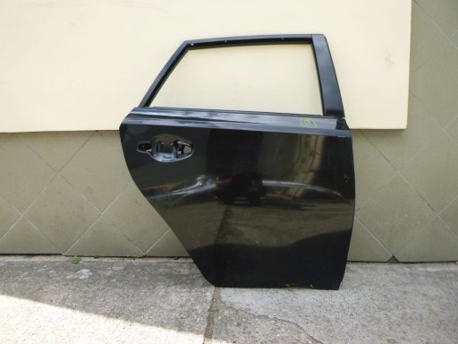 TOYOTA AURIS 2 II 12- 2012 door right rear. HB