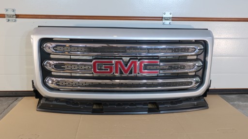 23192730 - GMC CANYON 2015-2019 ПЕРЕДНЯЯ ХРОМИРОВАННАЯ РЕШЕТКА США