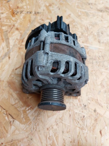 Генератор dacia dokker duster sandero 21/23r 231005300r оригинал