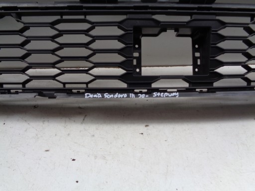grid of a bumper DACIA SANDERO III 20