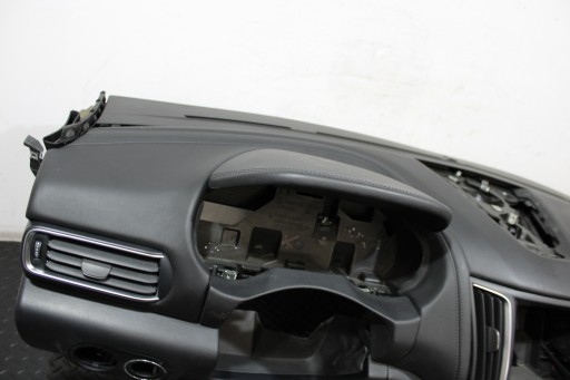 prístrojová doska konzola airbag airbagy cierna MASERATI LEVANTE M161