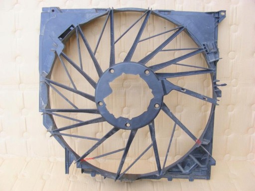 00000000000 - Корпус вентилятора BMW 6 VI E63 E64