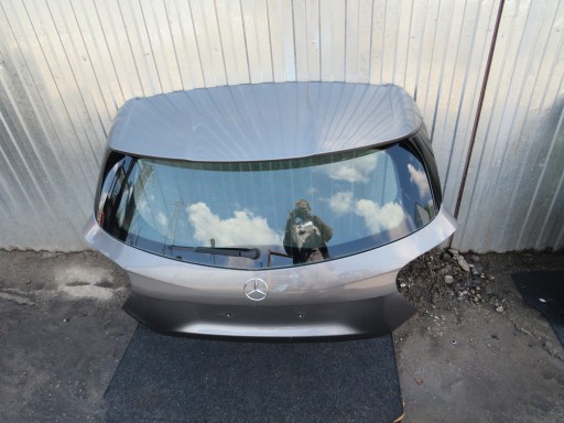 ЗАДНЯ ДВЕРІ MERCEDES W176