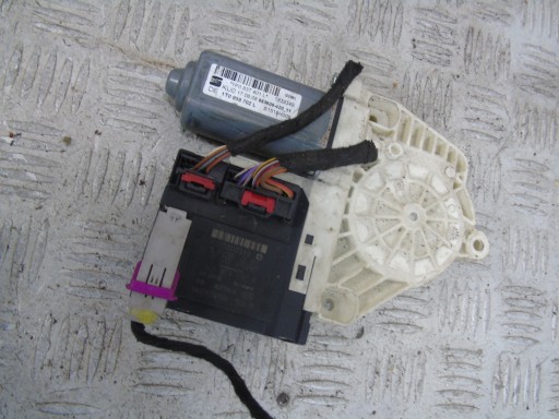 Электродвигатель стеклоподъемника левого переднего сиденья leon 1t0959702l