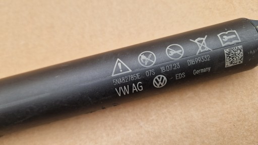 SILOWNIKI electrical bonnet VW TIGUAN 5NA827851E 5NA827552A KOMPLET IDEAL