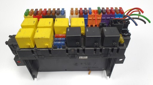 Блок предохранителей mercedes r230 08045151667