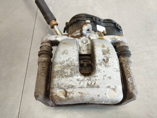 Mercedes B-KLASA W246 W242 caliper right rear part A2464232498