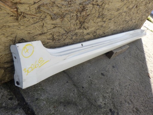 TOYOTA COROLLA E21 sedan 2018- moulding threshold threshold right