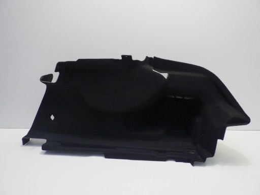 A1186905201 - CLA II W118 2022 бекон обивка багажника справа