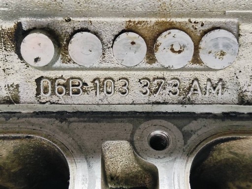 head. Audi A4 B6 2.0 20V 06B103373AM