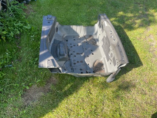 ЧВЕРТЬ РЕМЕНЯ ЗАДНЯ ВАННА AUDI A6 C7 AVANT COMBI