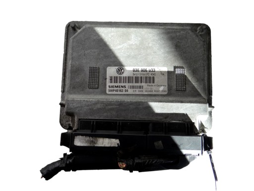 control unit of the engine VOLKSWAGEN POLO 9N 03E 906 033